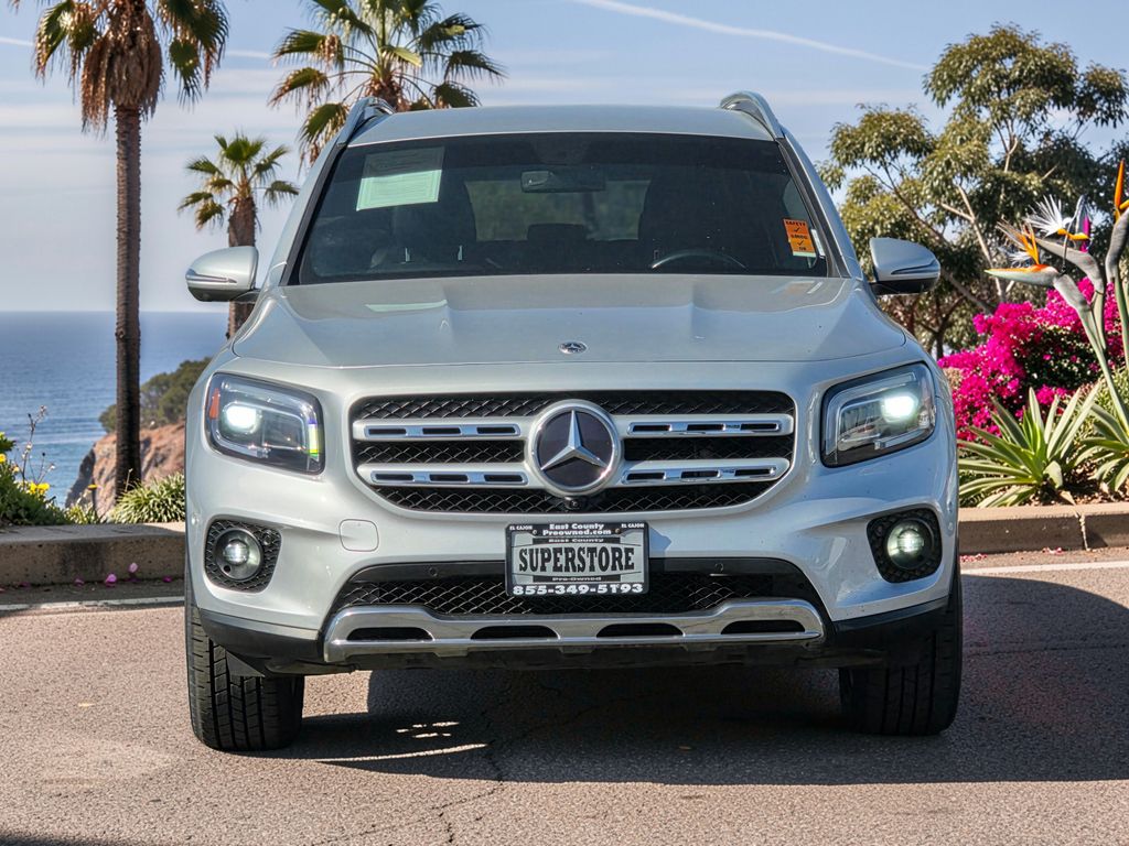 Photo 4 of this Mercedes-Benz GLB 250
