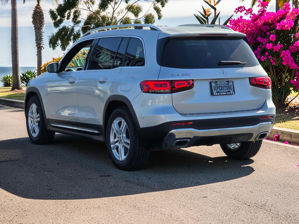 Photo 6 of this Mercedes-Benz GLB 250