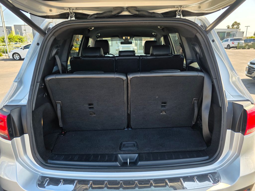 Photo 15 of this Mercedes-Benz GLB 250