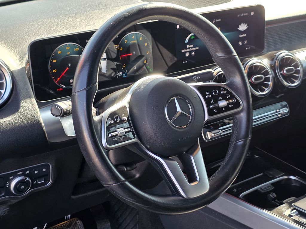Photo 17 of this Mercedes-Benz GLB 250