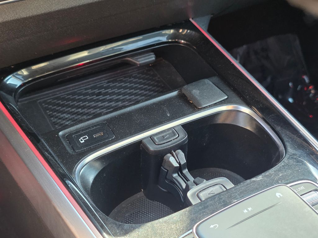 Photo 39 of this Mercedes-Benz GLB 250