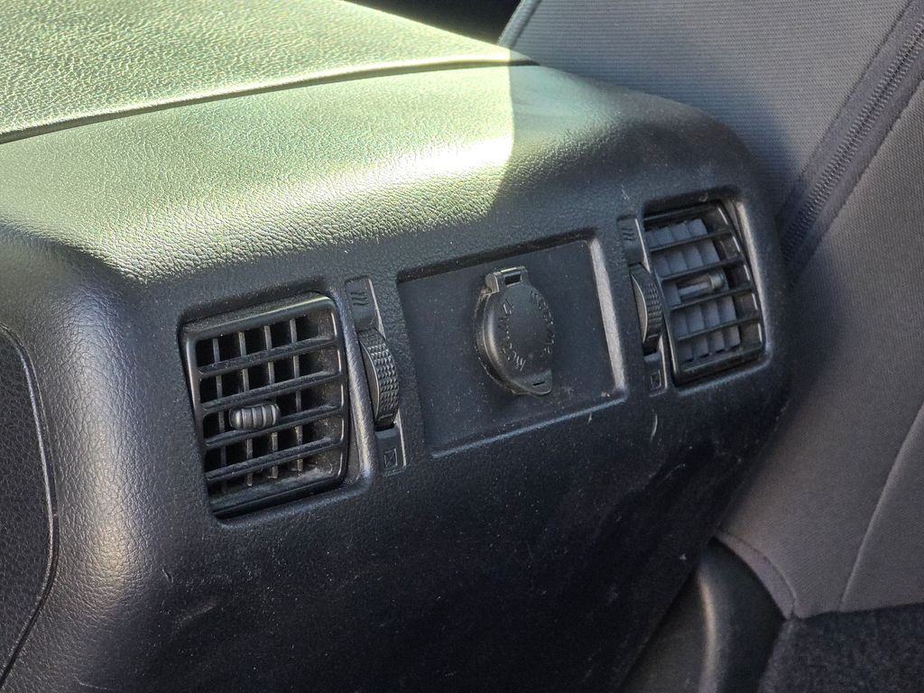 Photo 25 of this Toyota Tundra 4WD