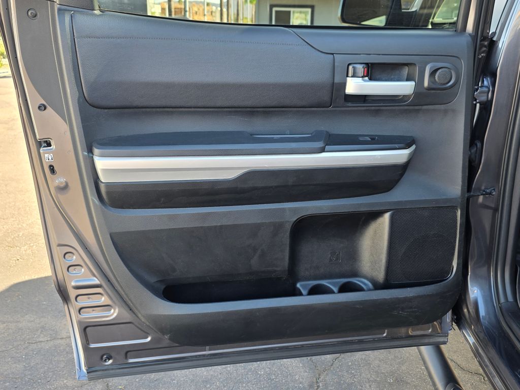 Photo 26 of this Toyota Tundra 4WD