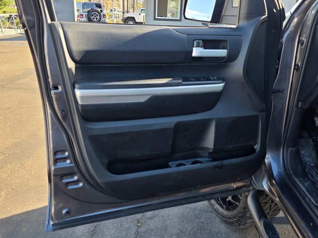 Photo 27 of this Toyota Tundra 4WD