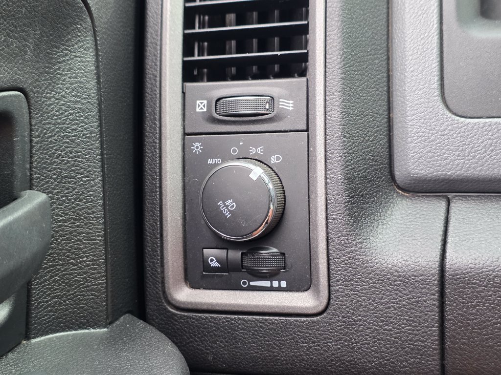 Photo 38 of this Ram 1500 Classic