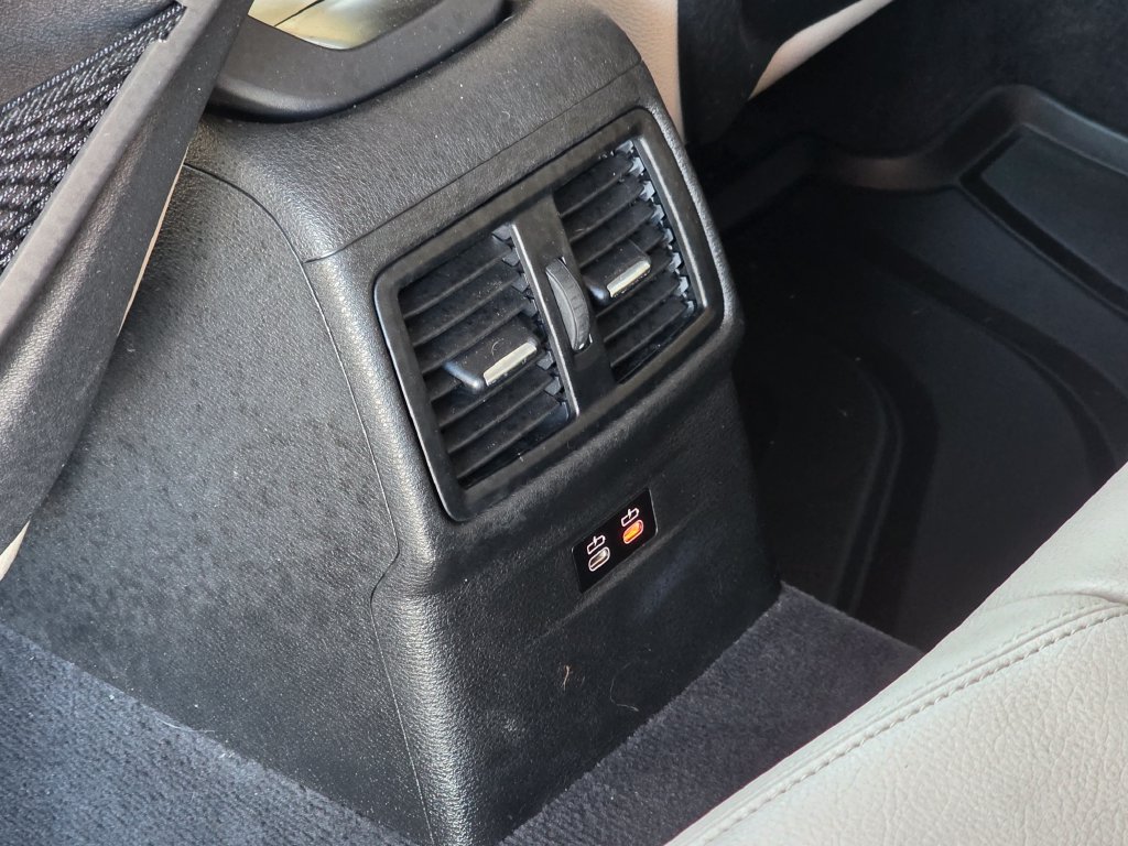 Photo 23 of this BMW X1