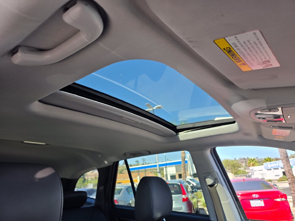 Photo 6 of this Hyundai Santa Fe