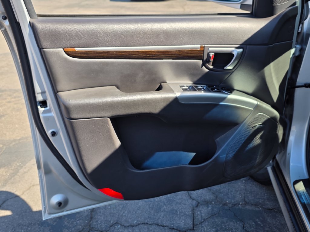 Photo 13 of this Hyundai Santa Fe