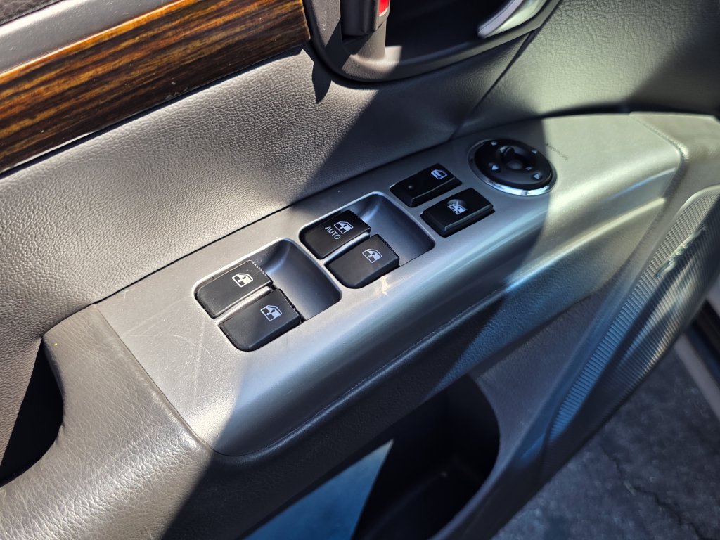 Photo 14 of this Hyundai Santa Fe