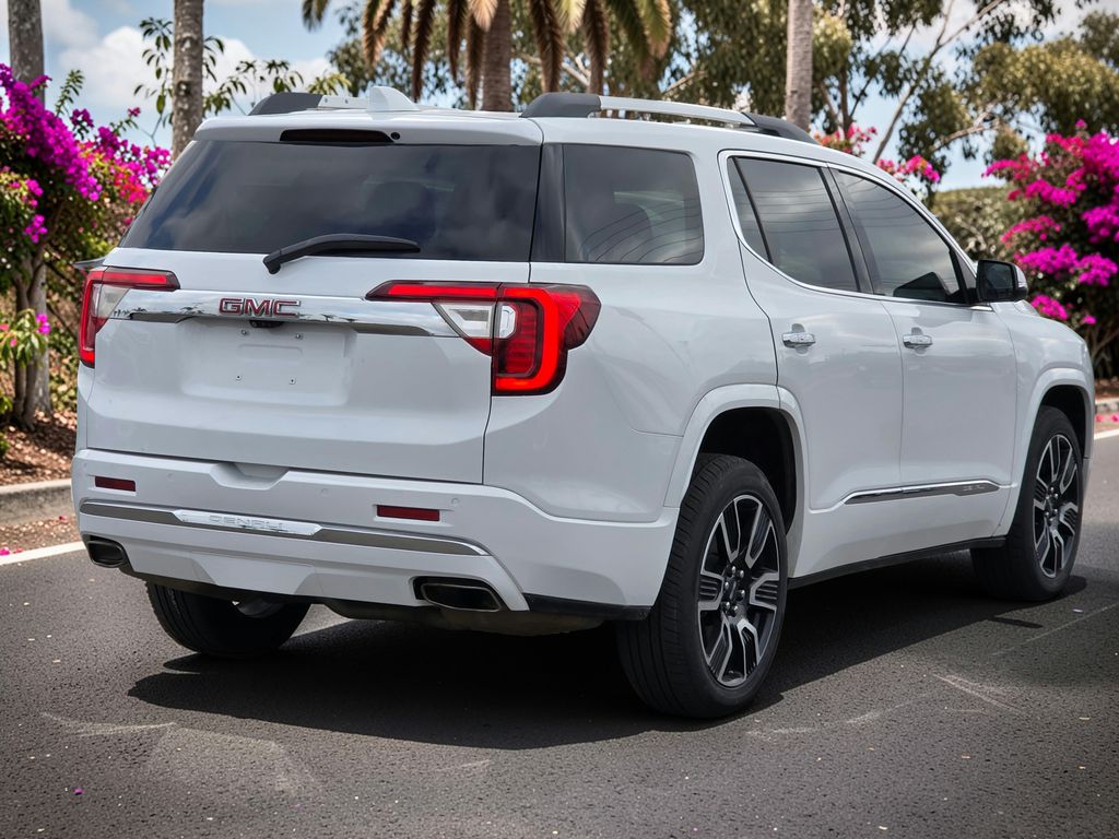 Photo 8 of this GMC Acadia