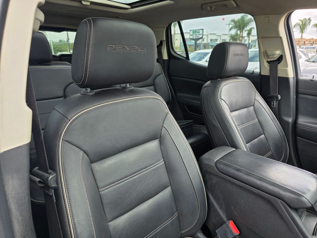 Photo 13 of this GMC Acadia