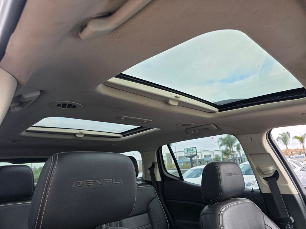 Photo 14 of this GMC Acadia