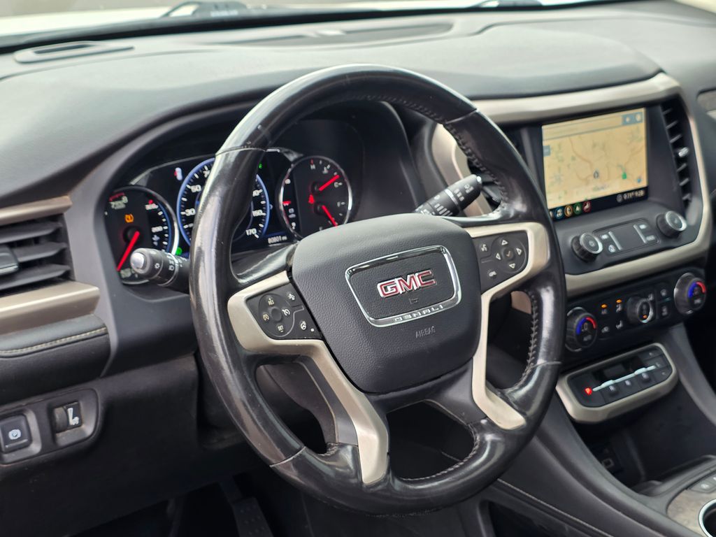 Photo 16 of this GMC Acadia
