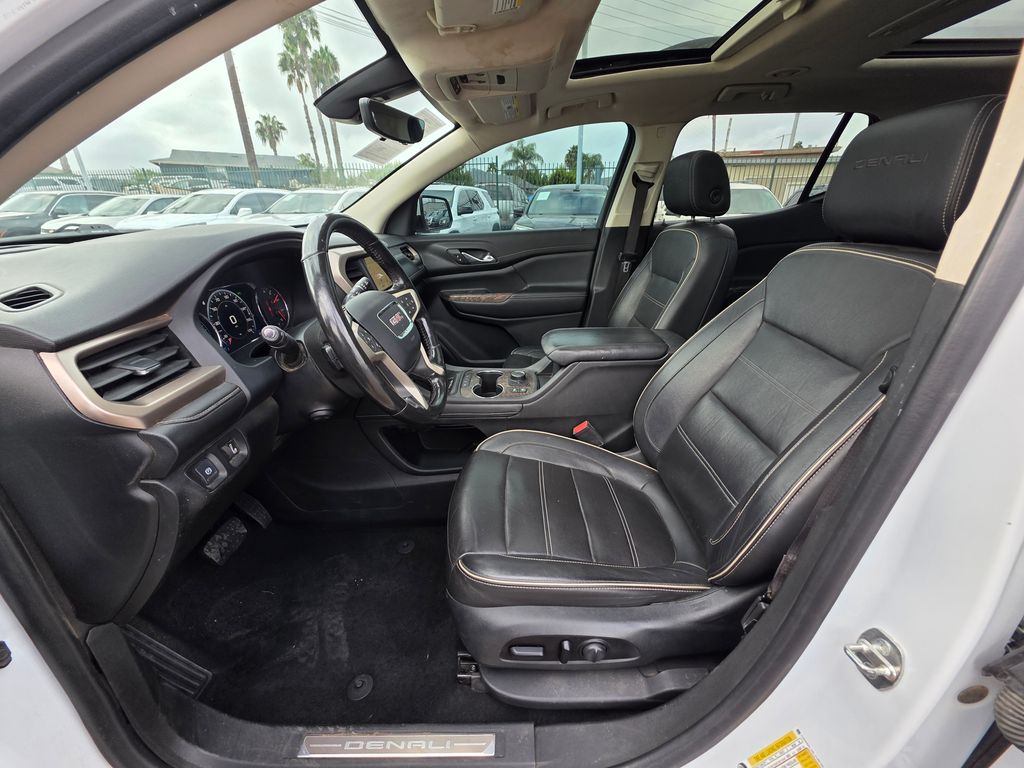 Photo 17 of this GMC Acadia