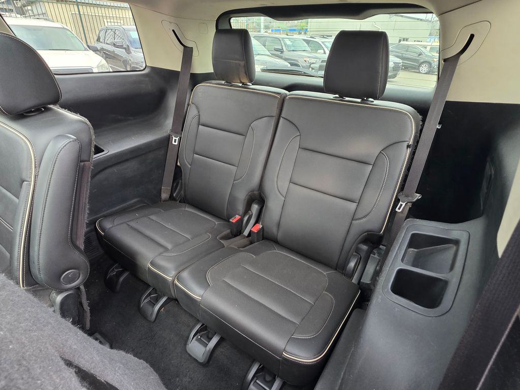 Photo 19 of this GMC Acadia
