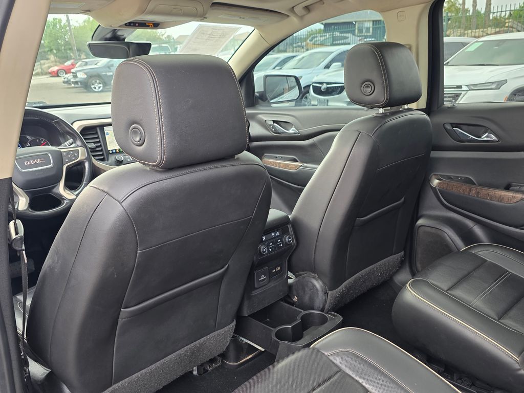 Photo 22 of this GMC Acadia