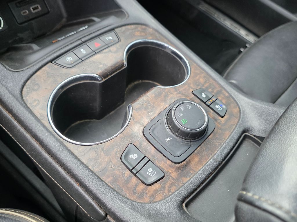Photo 27 of this GMC Acadia