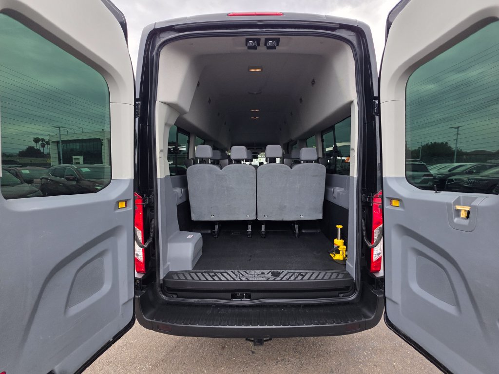 Photo 23 of this Ford Transit Wagon