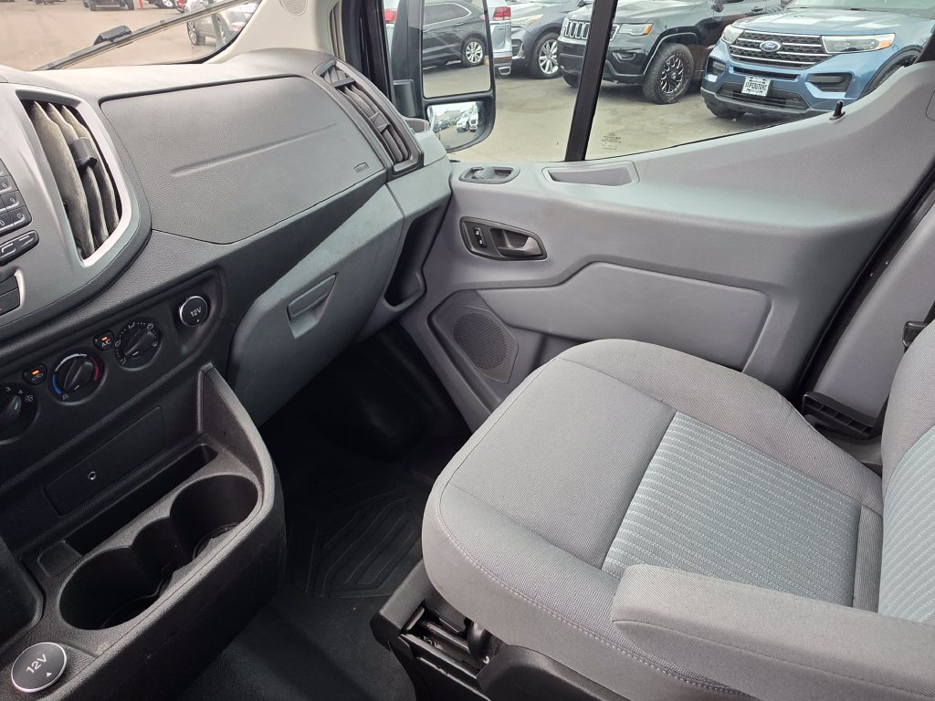 Photo 36 of this Ford Transit Wagon