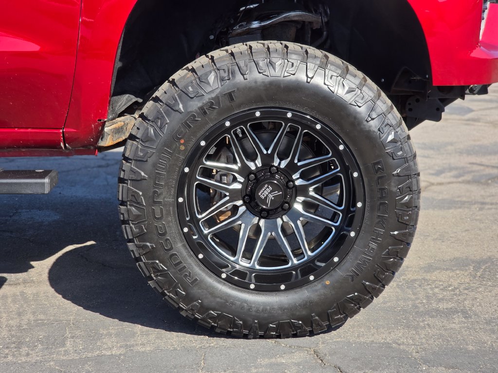 Photo 9 of this Chevrolet Silverado 1500
