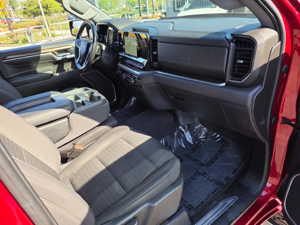 Photo 11 of this Chevrolet Silverado 1500