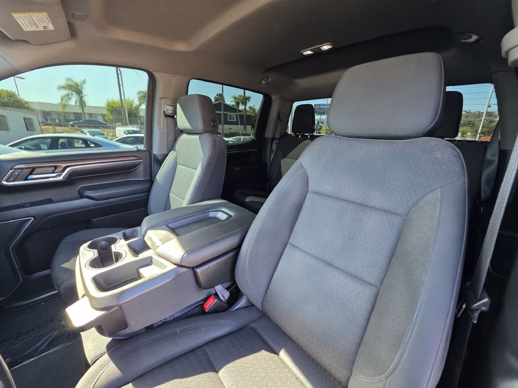 Photo 20 of this Chevrolet Silverado 1500