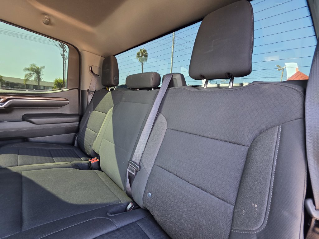 Photo 22 of this Chevrolet Silverado 1500