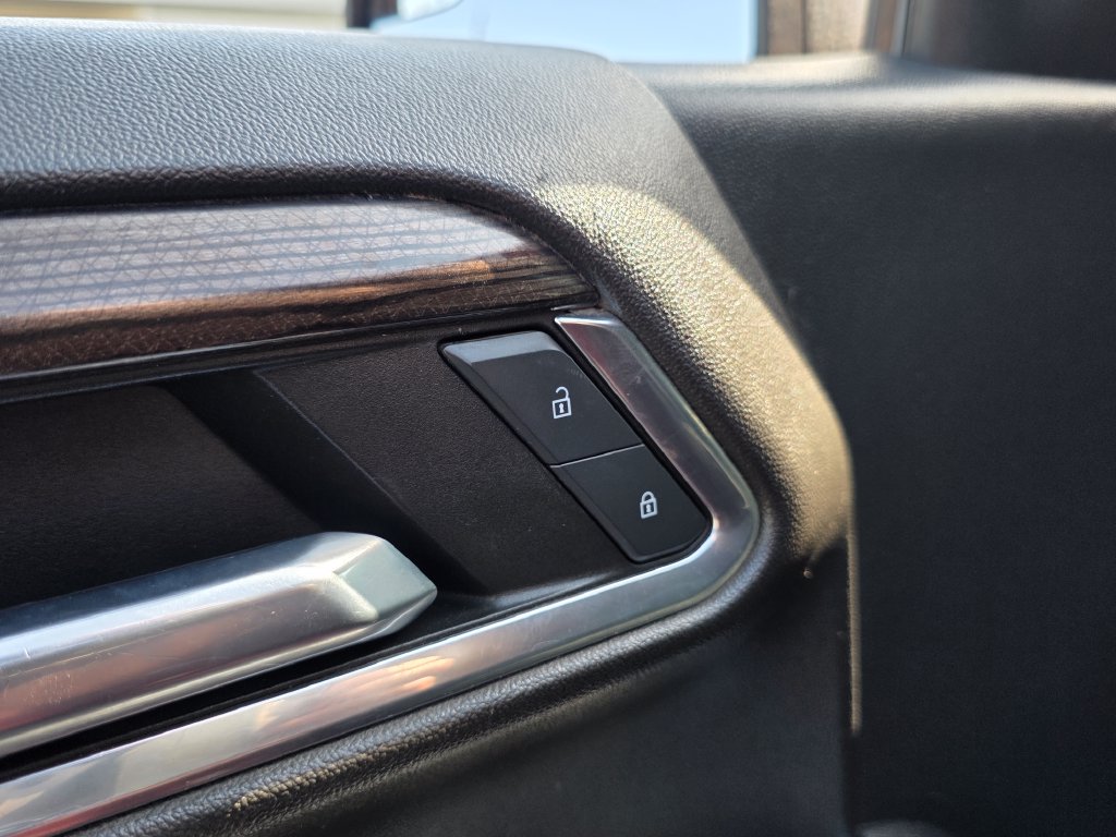Photo 27 of this Chevrolet Silverado 1500