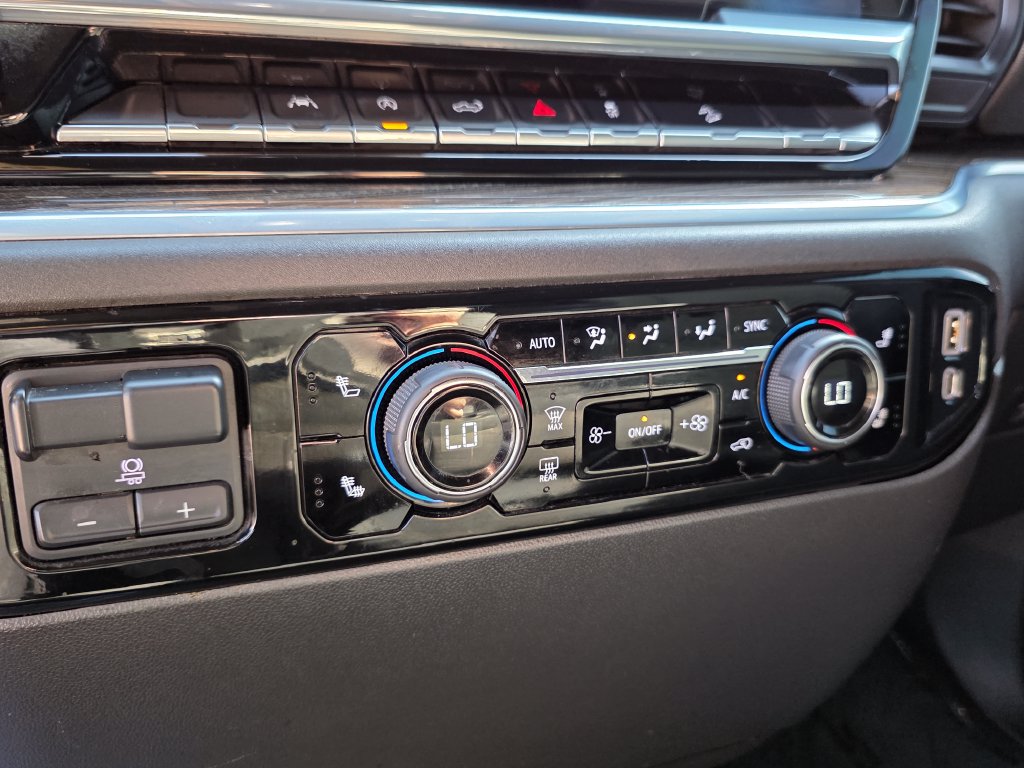Photo 38 of this Chevrolet Silverado 1500
