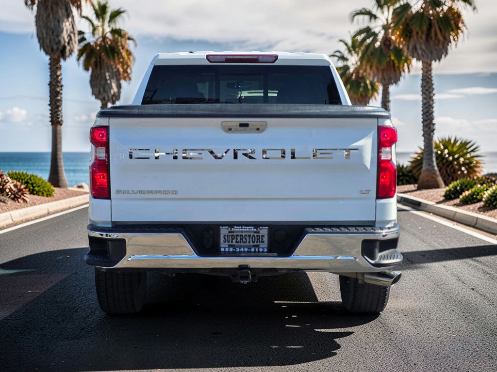 Photo 7 of this Chevrolet Silverado 1500