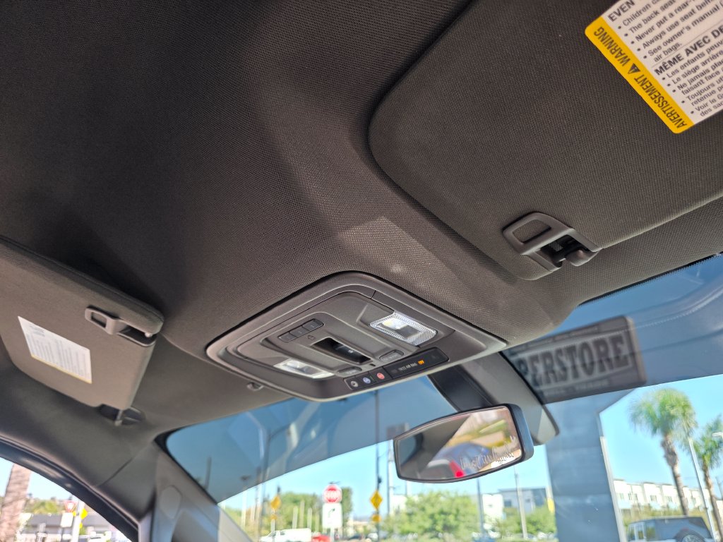 Photo 14 of this Chevrolet Silverado 1500