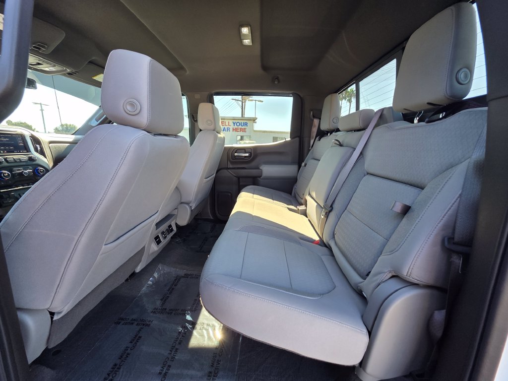Photo 19 of this Chevrolet Silverado 1500