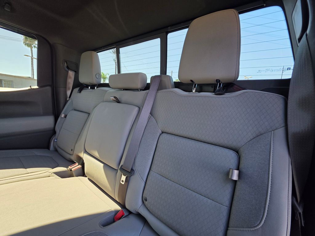 Photo 20 of this Chevrolet Silverado 1500