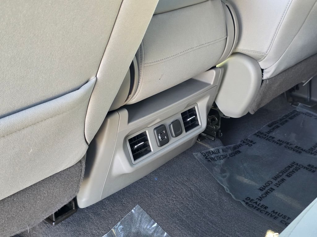 Photo 22 of this Chevrolet Silverado 1500