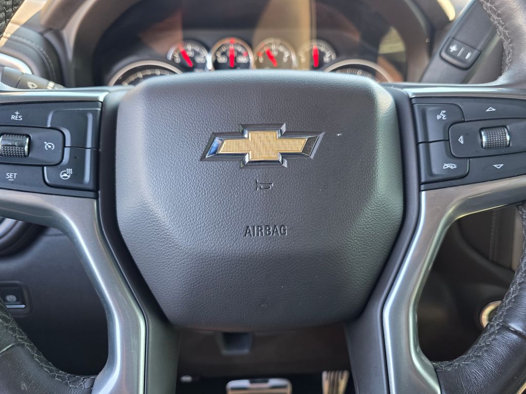 Photo 29 of this Chevrolet Silverado 1500