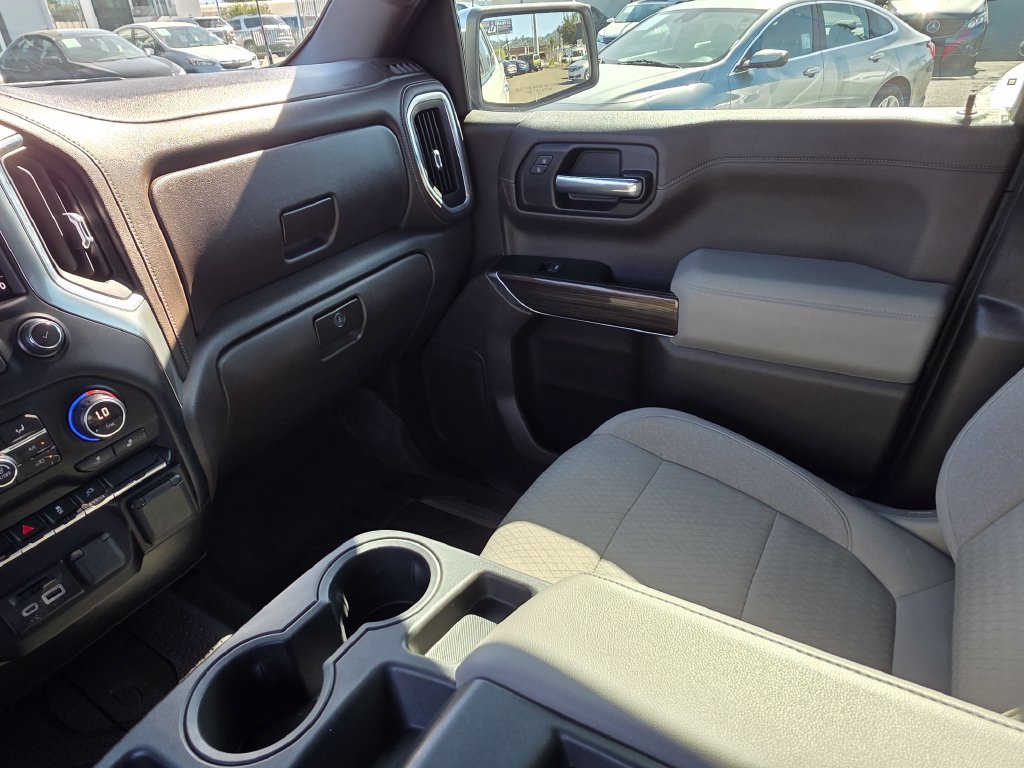 Photo 32 of this Chevrolet Silverado 1500