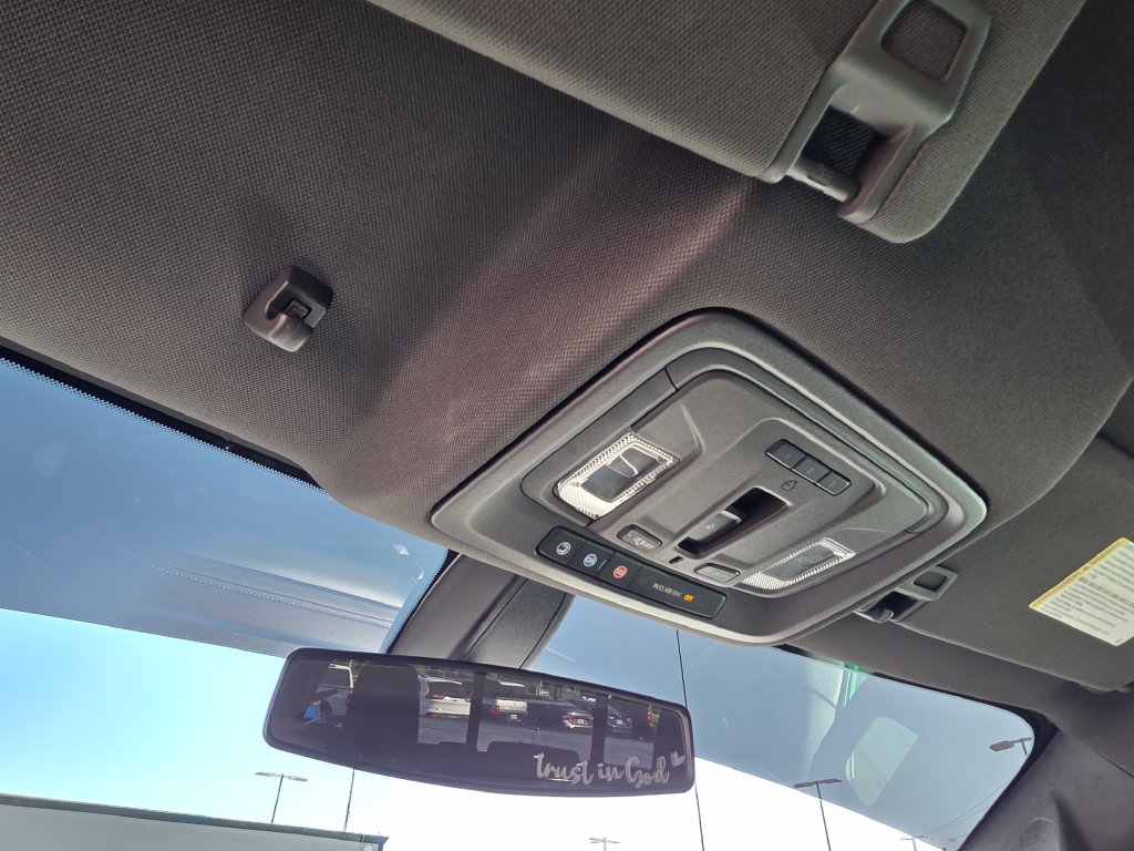 Photo 33 of this Chevrolet Silverado 1500