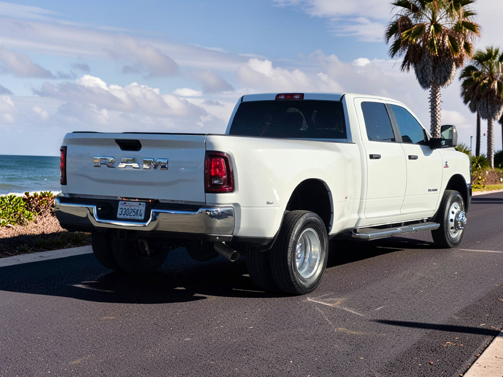 Photo 8 of this Ram 3500