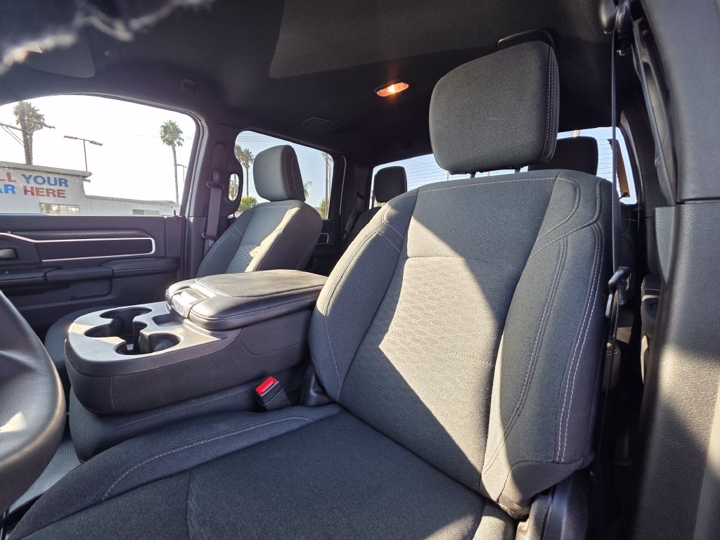 Photo 18 of this Ram 3500