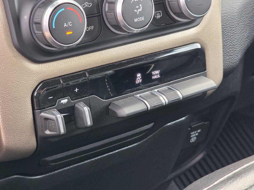 Photo 38 of this Ram 1500