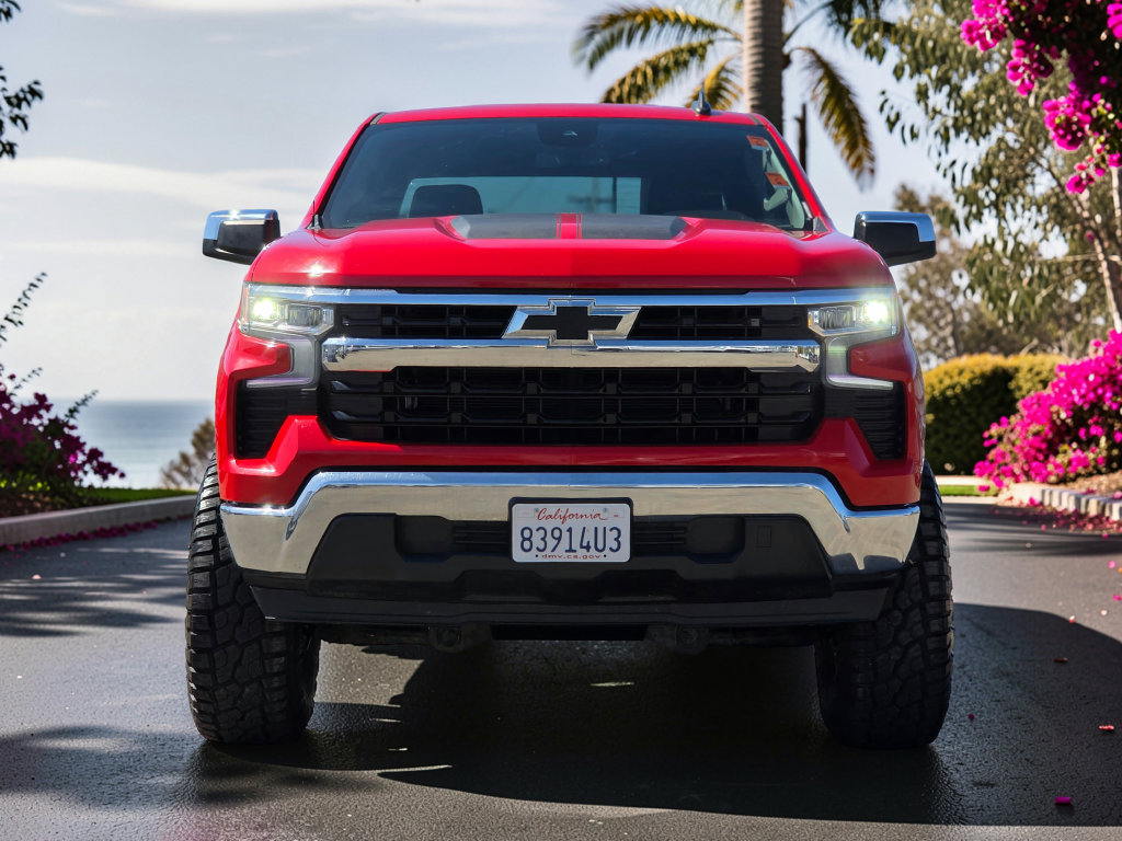 Photo 4 of this Chevrolet Silverado 1500