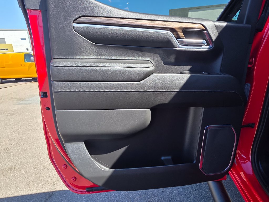 Photo 17 of this Chevrolet Silverado 1500