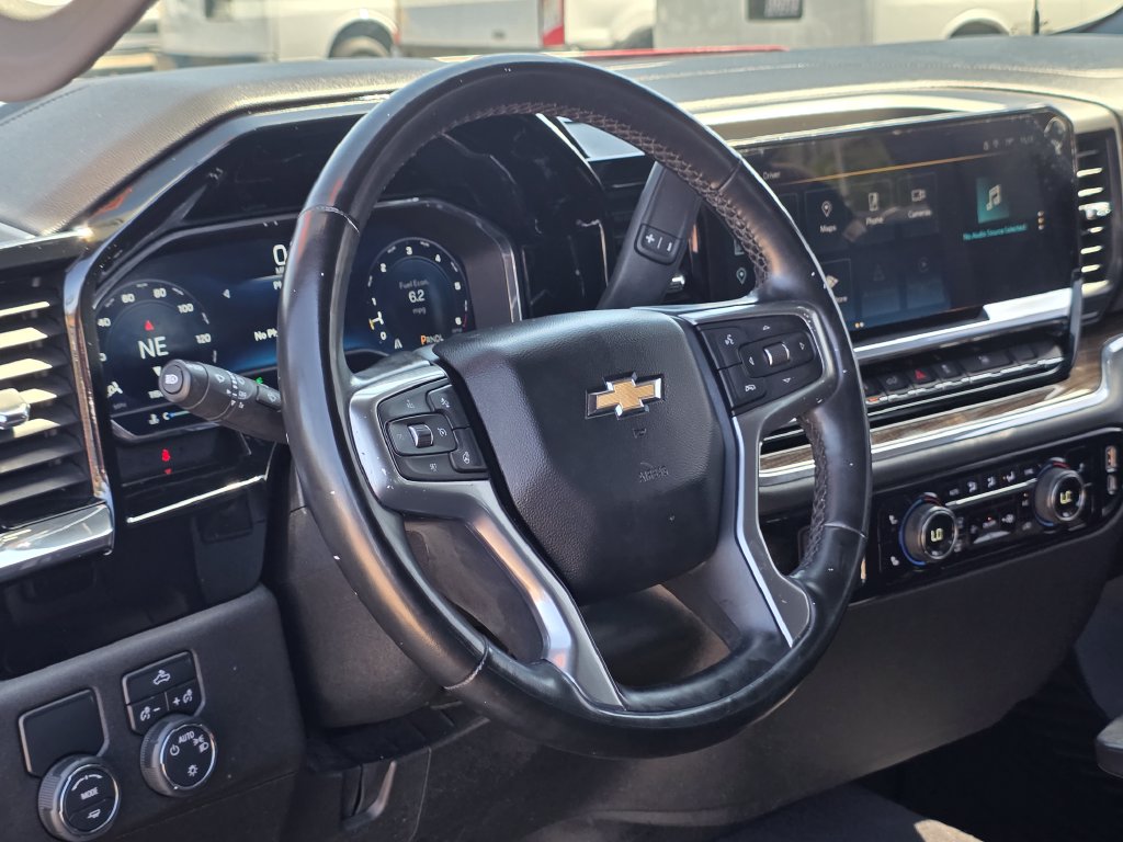 Photo 20 of this Chevrolet Silverado 1500