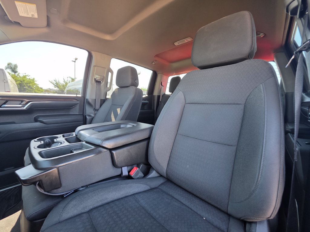 Photo 22 of this Chevrolet Silverado 1500