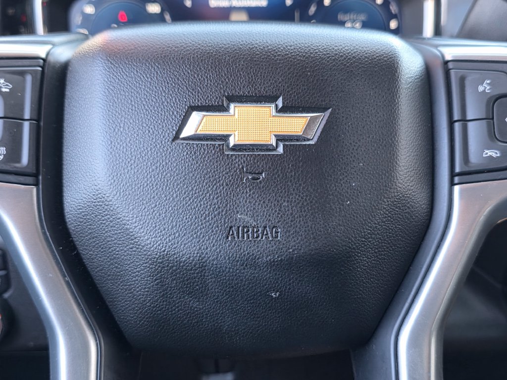 Photo 32 of this Chevrolet Silverado 1500