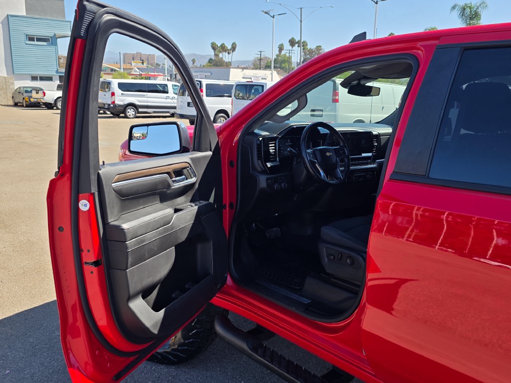 Photo 46 of this Chevrolet Silverado 1500