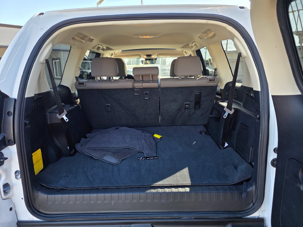 Photo 16 of this Lexus GX 460