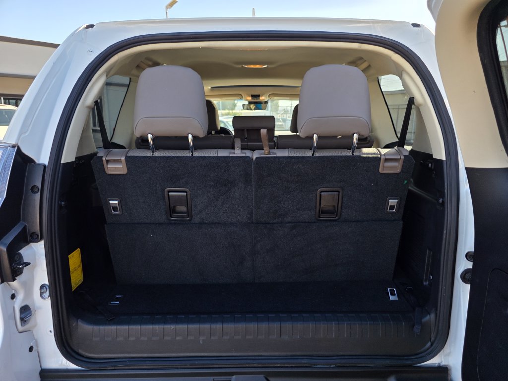 Photo 17 of this Lexus GX 460