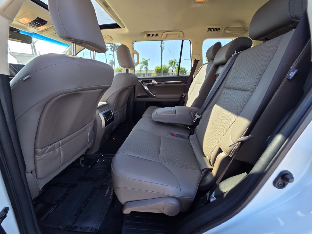 Photo 27 of this Lexus GX 460