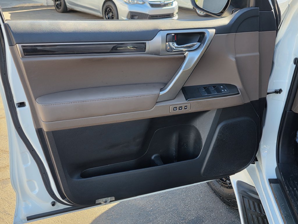 Photo 32 of this Lexus GX 460